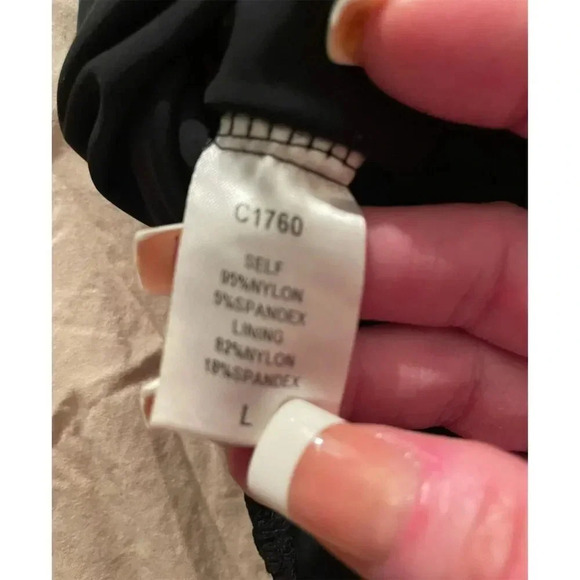 No Vacancy Women's Black Ruffled Sleeveless bodysuit with front Zipper Size L - Picture 6 of 9